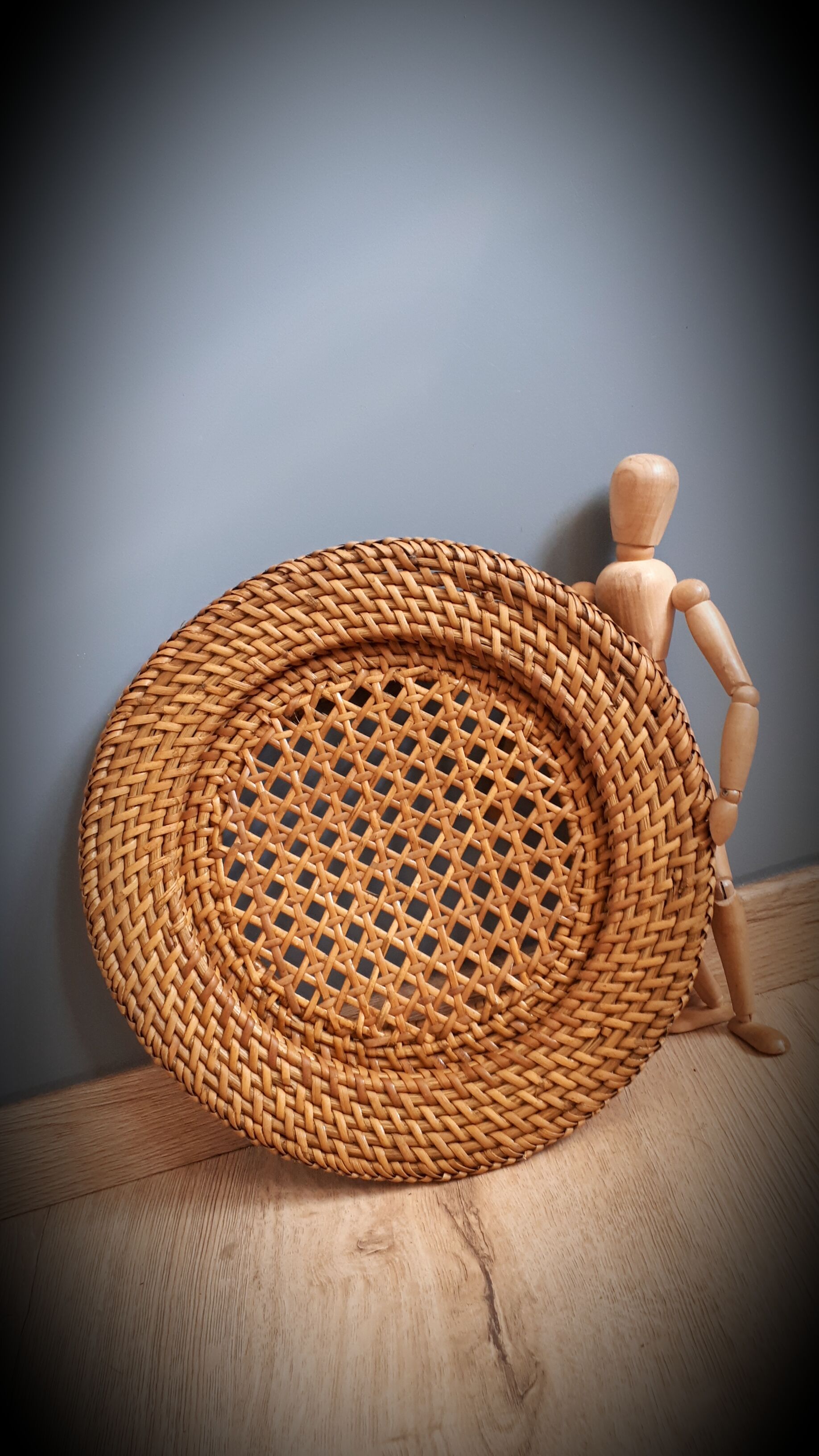 Wicker subplate