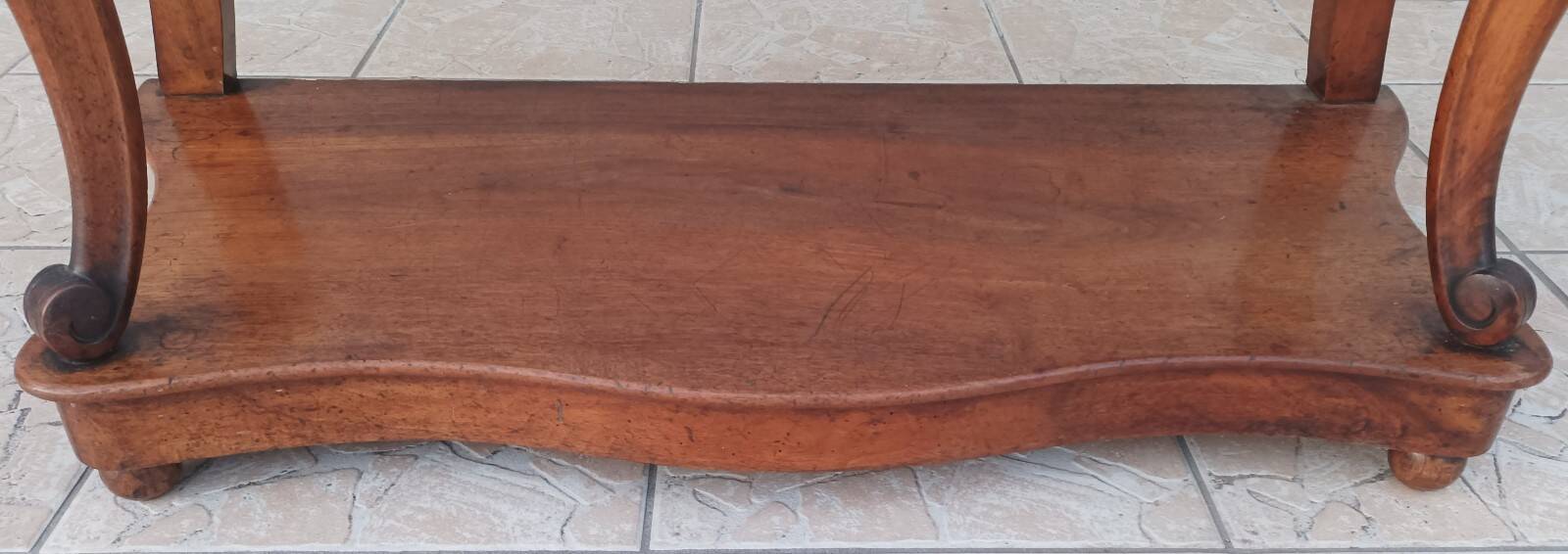 Large console from the Napoleonic III era in walnut and walnut burl.