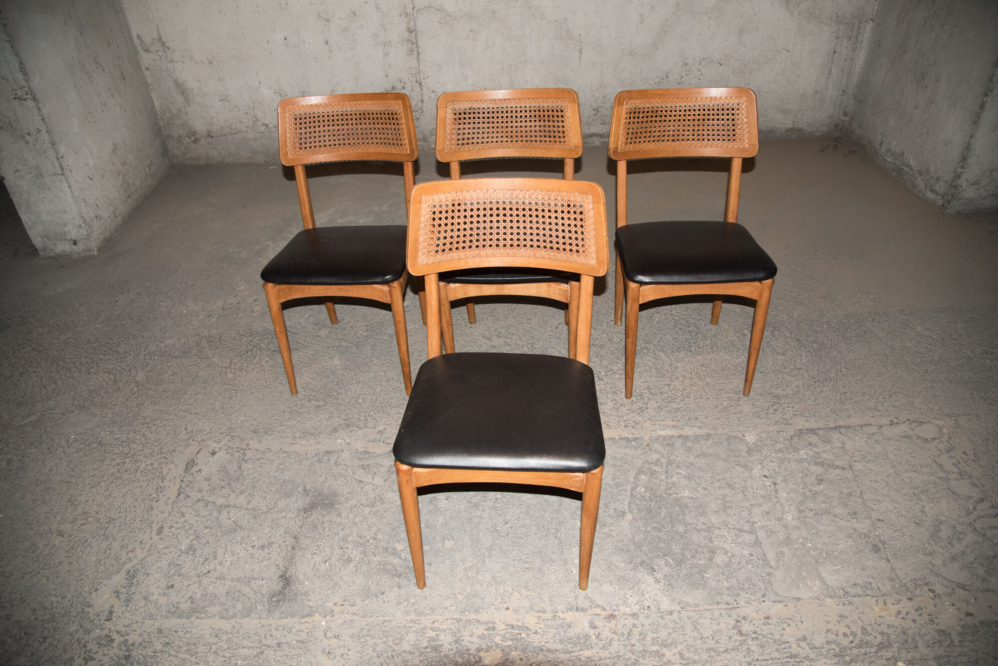 Series of 4 Scandinavian chairs 50/60s