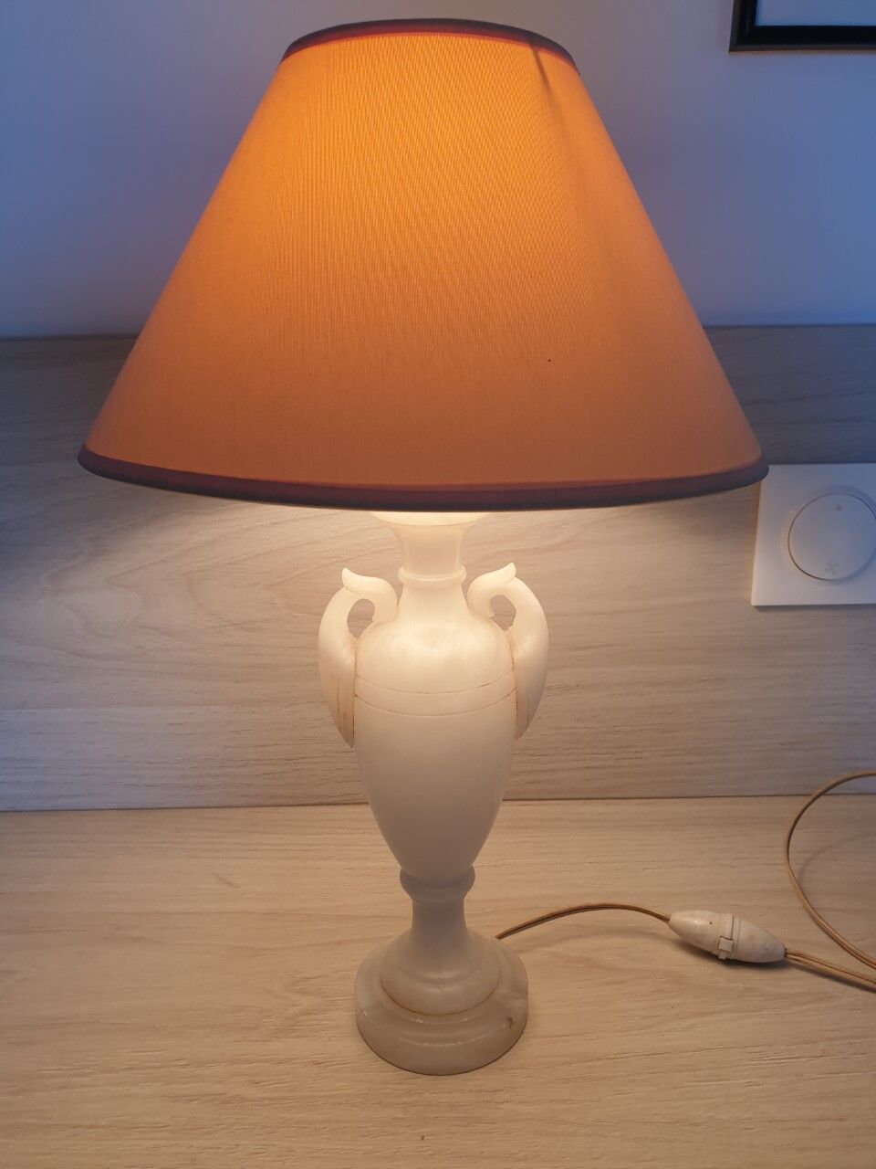 Alabaster lamp