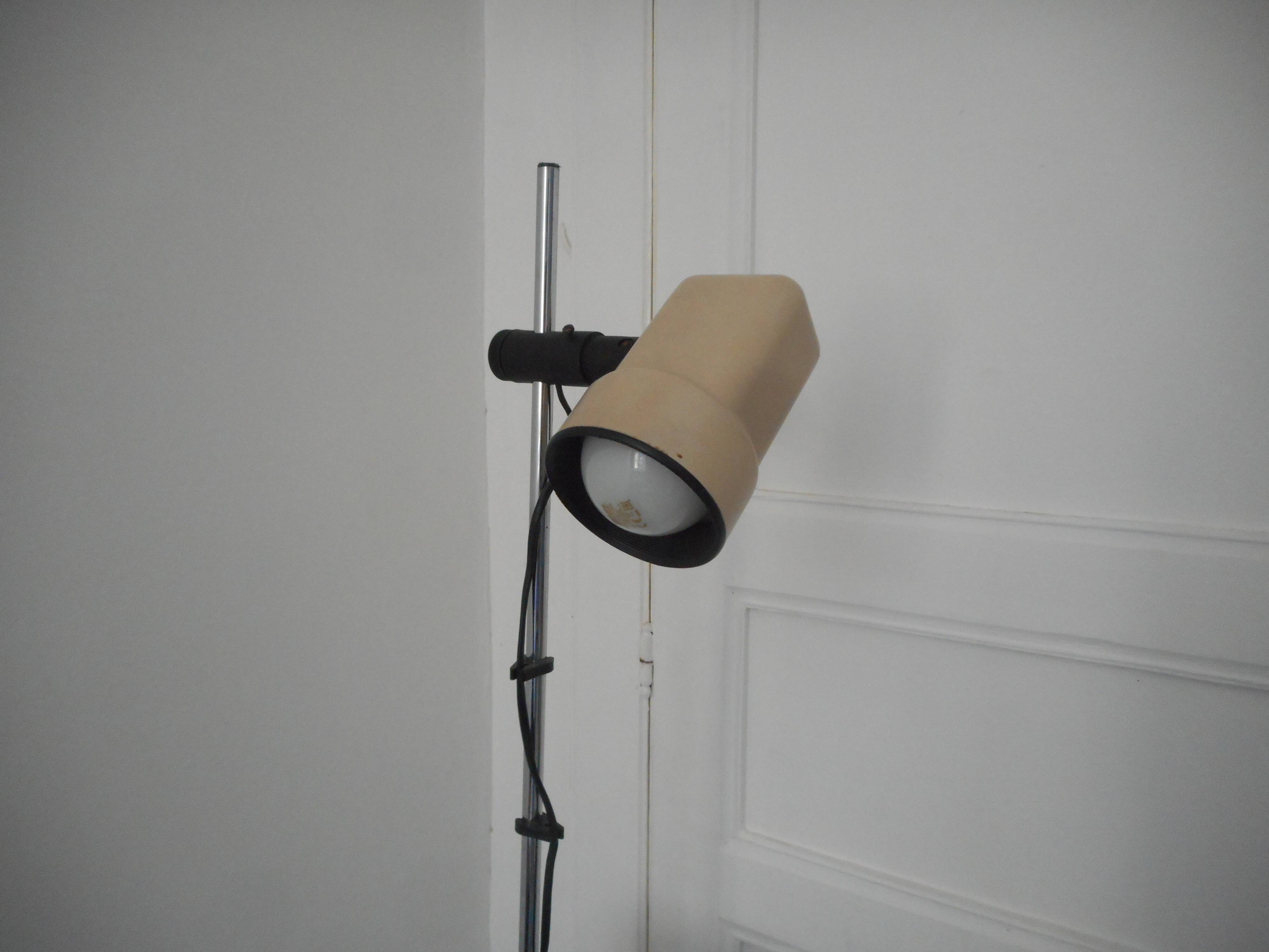 Vintage lamppost spot