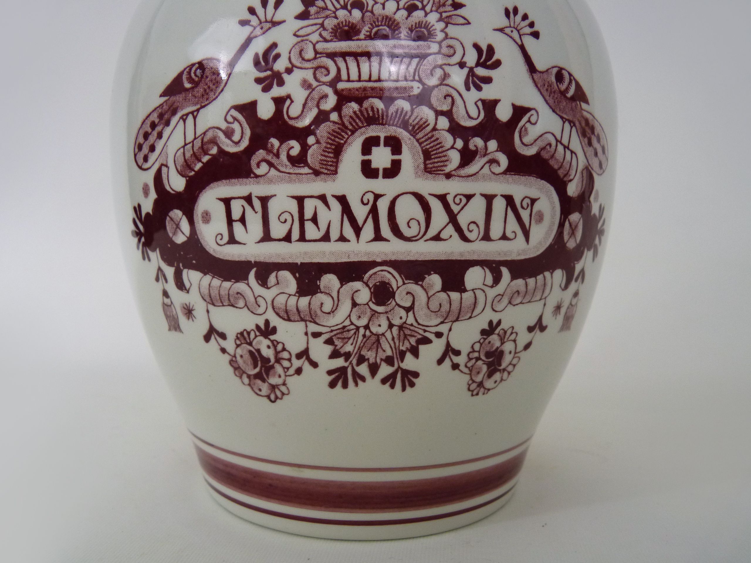 Former apothecary pot