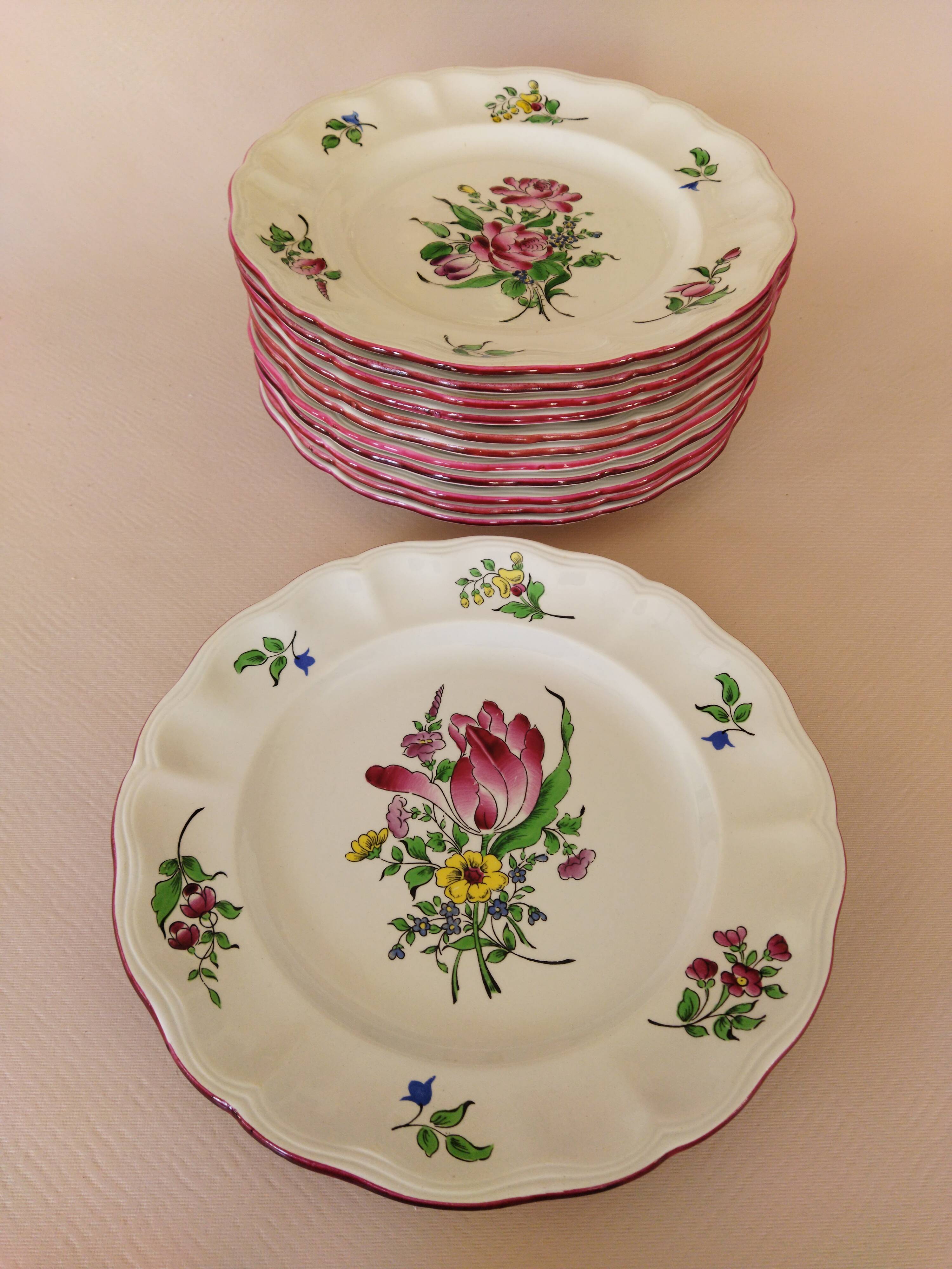 12 "Fine Street Lamp" dinner plates KG Lunéville