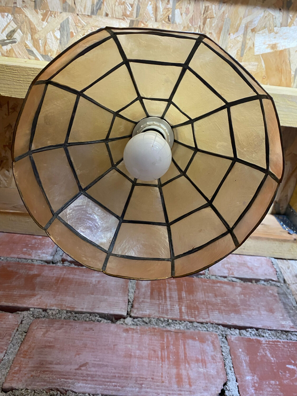 Suspension ancienne art Deco nacre & laiton 70’s