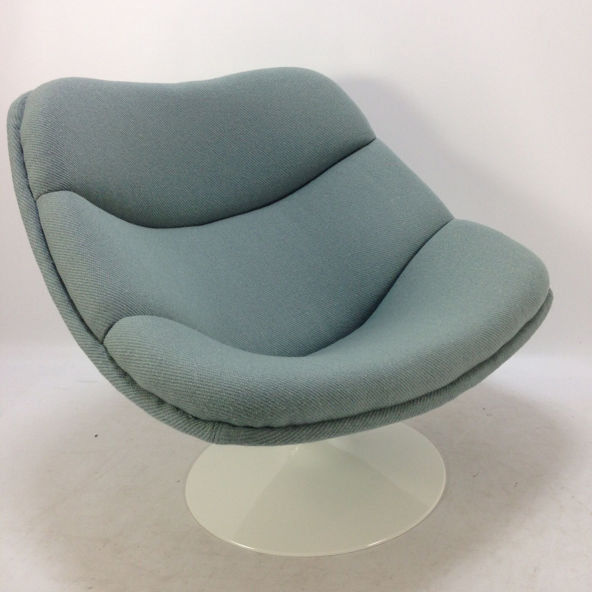F557 oyster lounge chair by Pierre Paulin for Artifort, 1960