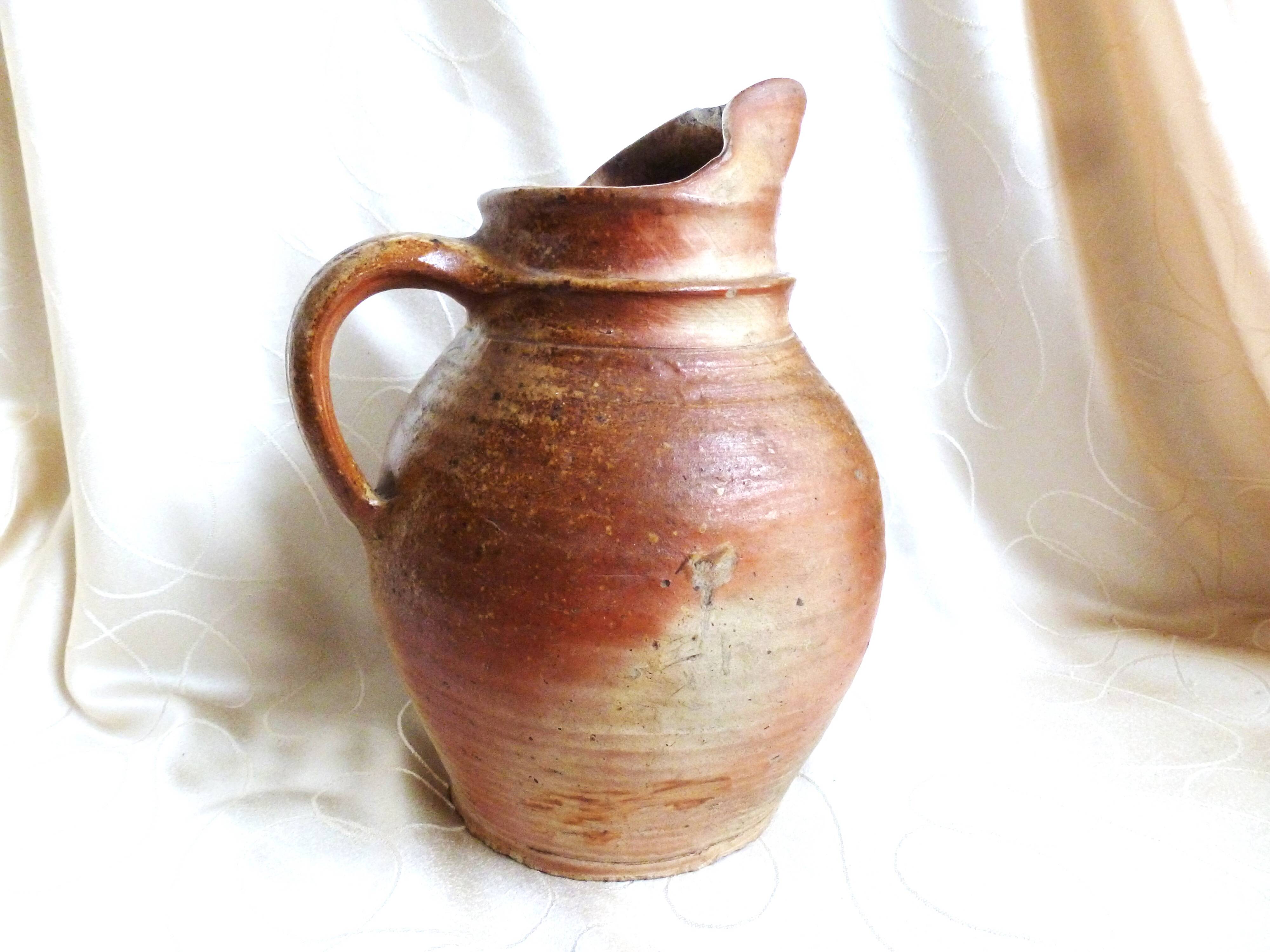 Ancienne cruche de ferme en grès; pichet à eau, vins, cidre... en grès.