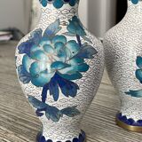 2 Asian vases