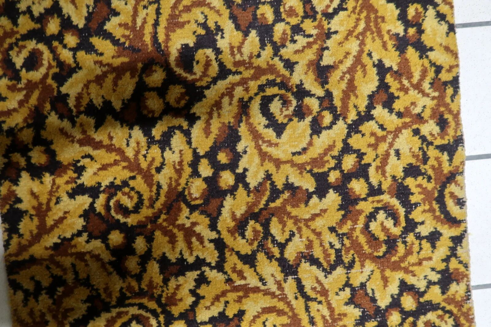 1960s German acrylic rug with gold and brown 2.2' x 4.1 - 1C1287