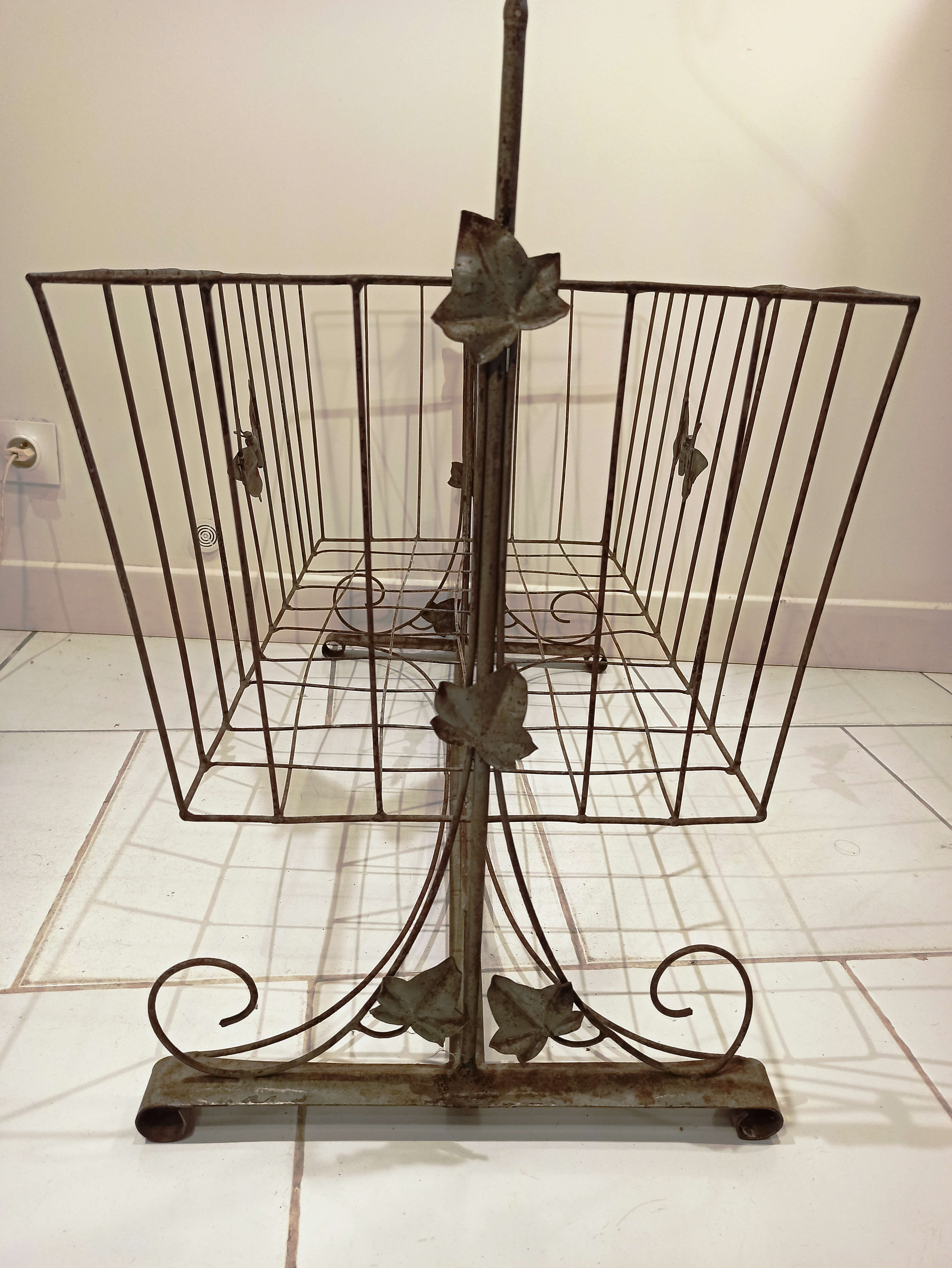 Old metal cradle from the late 1920s
