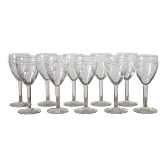 10 Port wine glasses in crystal engraved in vintage frieze