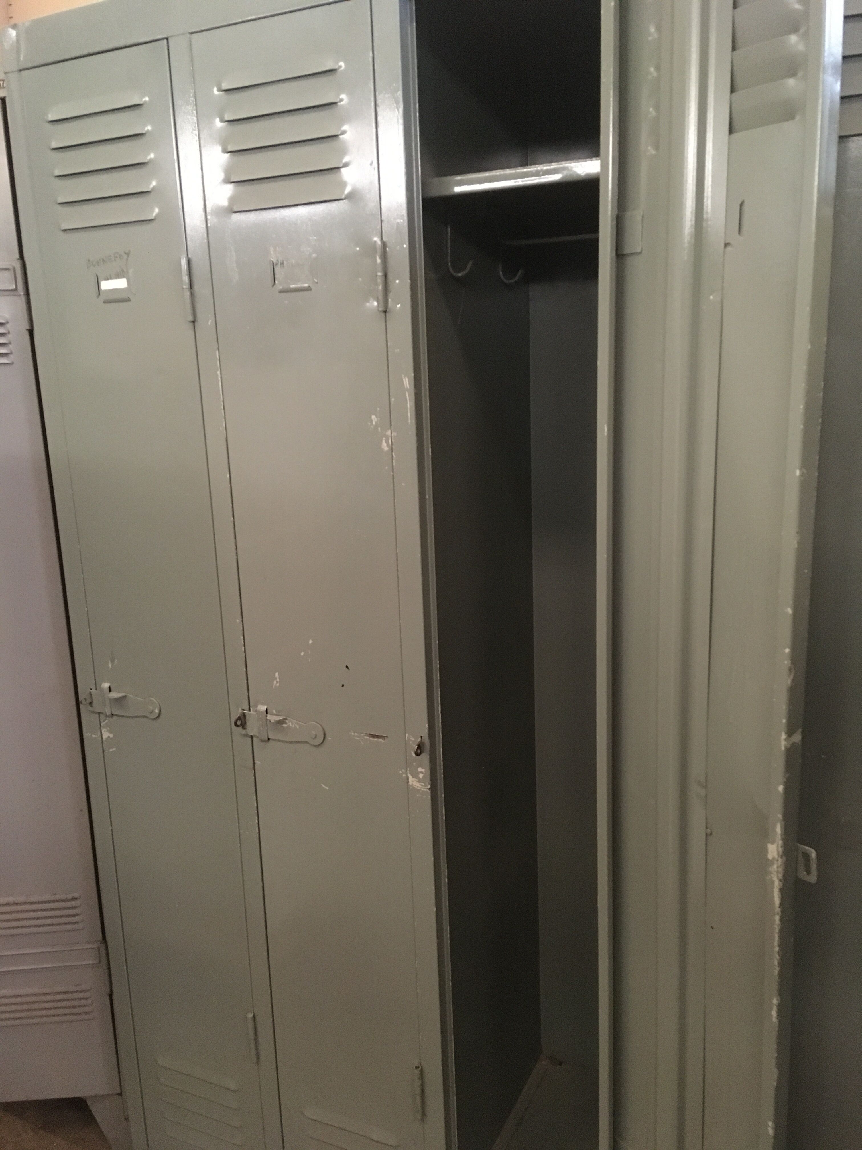 Industrial metal locker 4 doors
