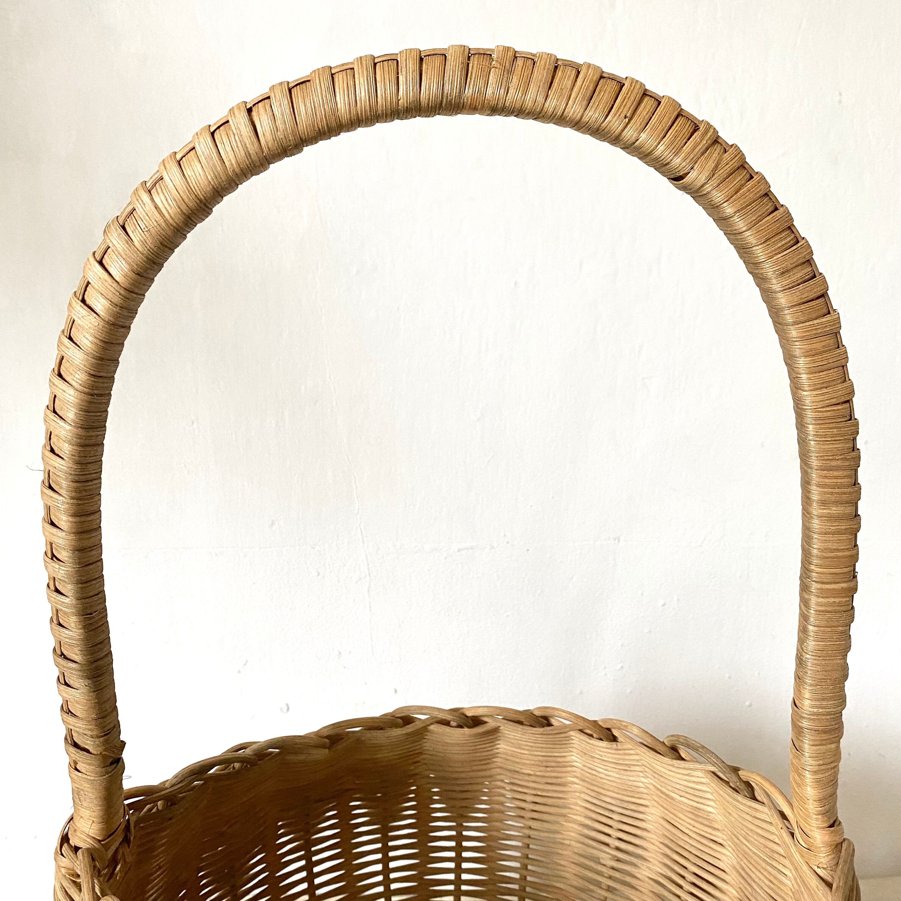 Panier vintage en rotin tressé
