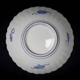Japanese Imari porcelain dish with radiant decoration and scalloped edges