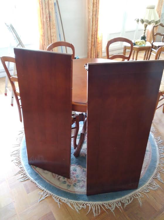 Dining room table