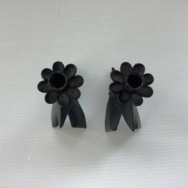 2 bougeoirs brutalistes formant des oiseaux, Danemark 1970