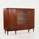 Buffet haut en noyer, design danois, années 1960, production : Danemark