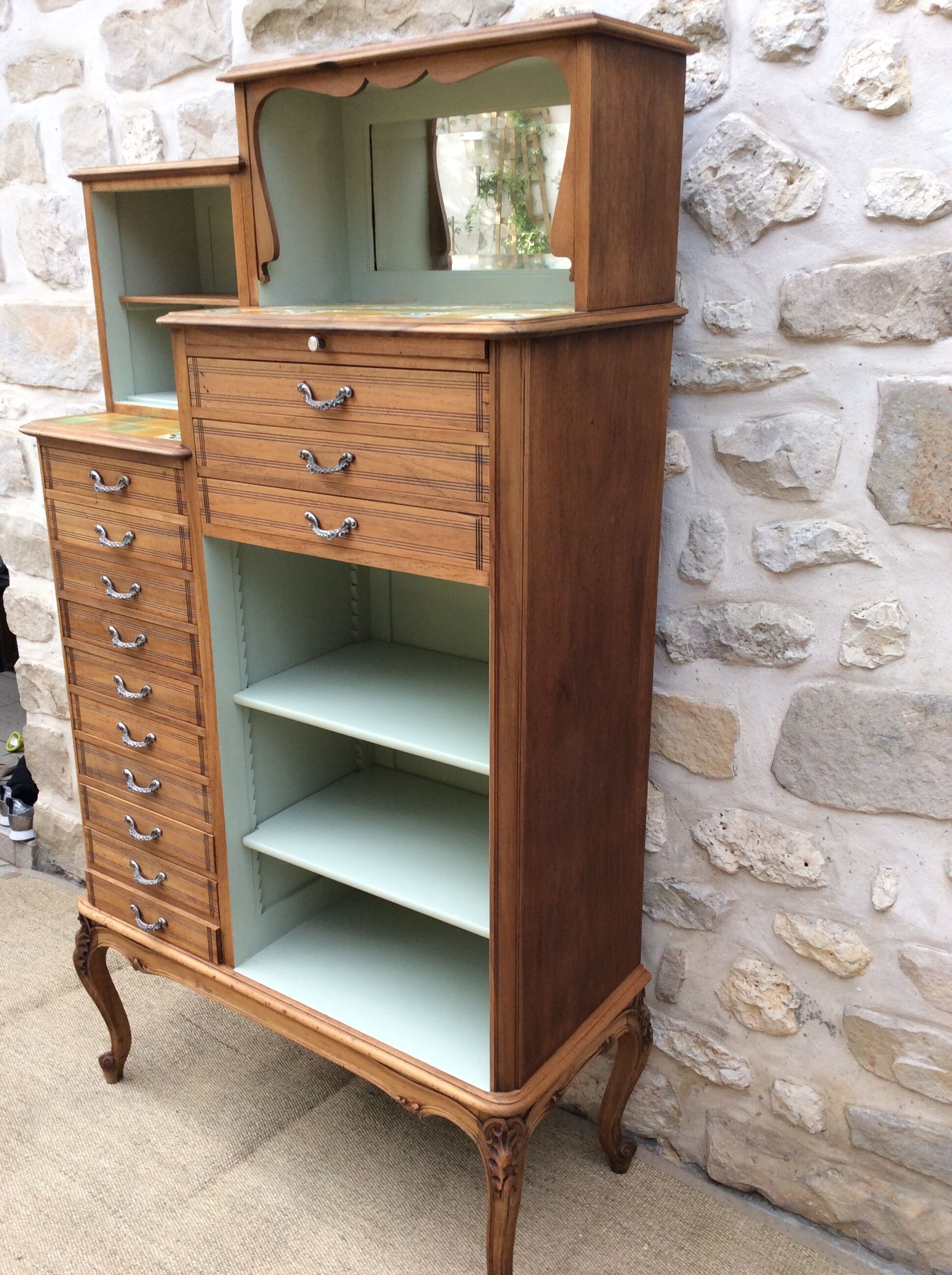 Furniture from craft to drawers