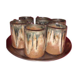 6 mugs en grés Puisaye vernissé avec coulures.Signés Lebret.Porerie de Ligers.Années 30.