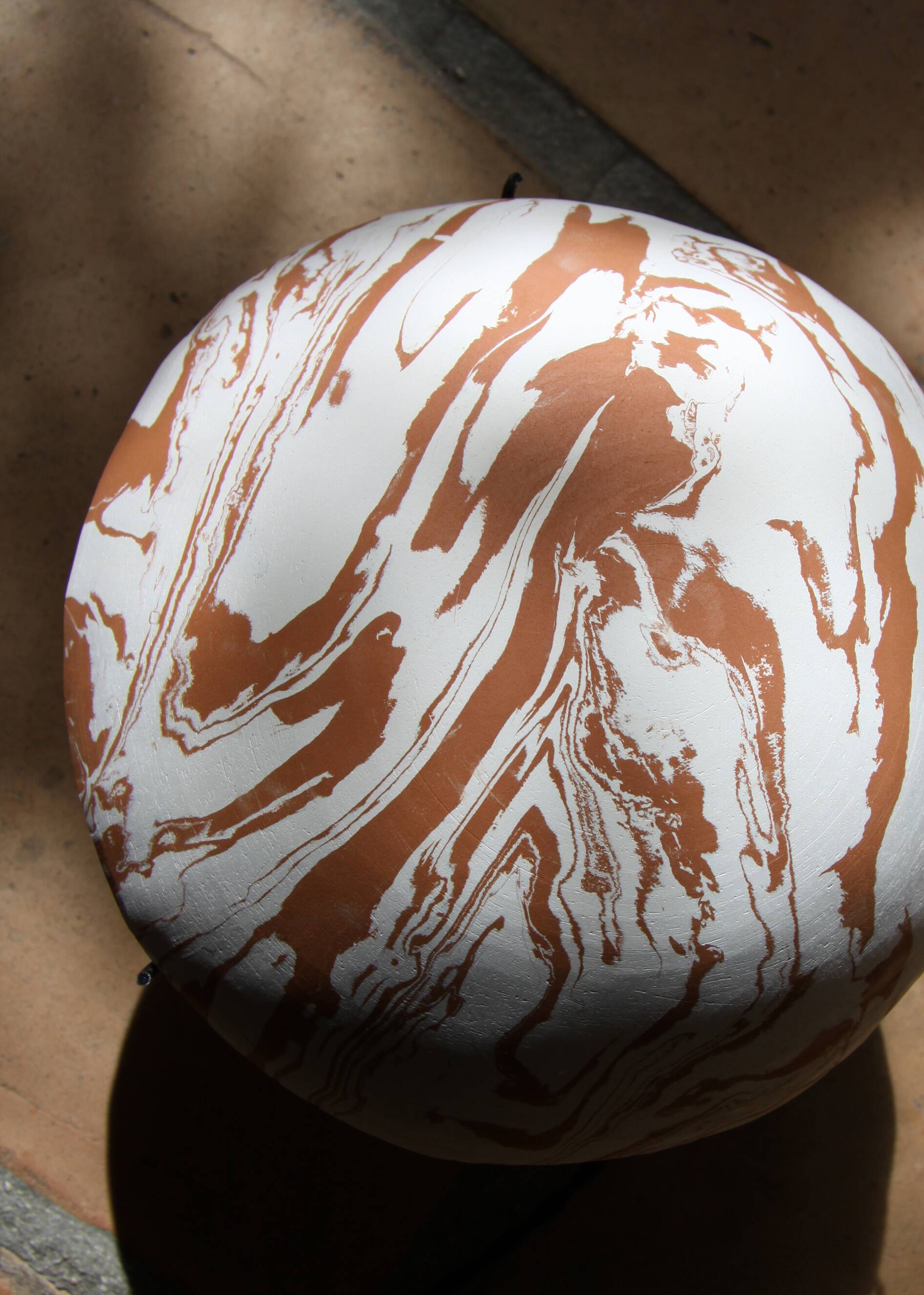 Lamp made of mixed clays