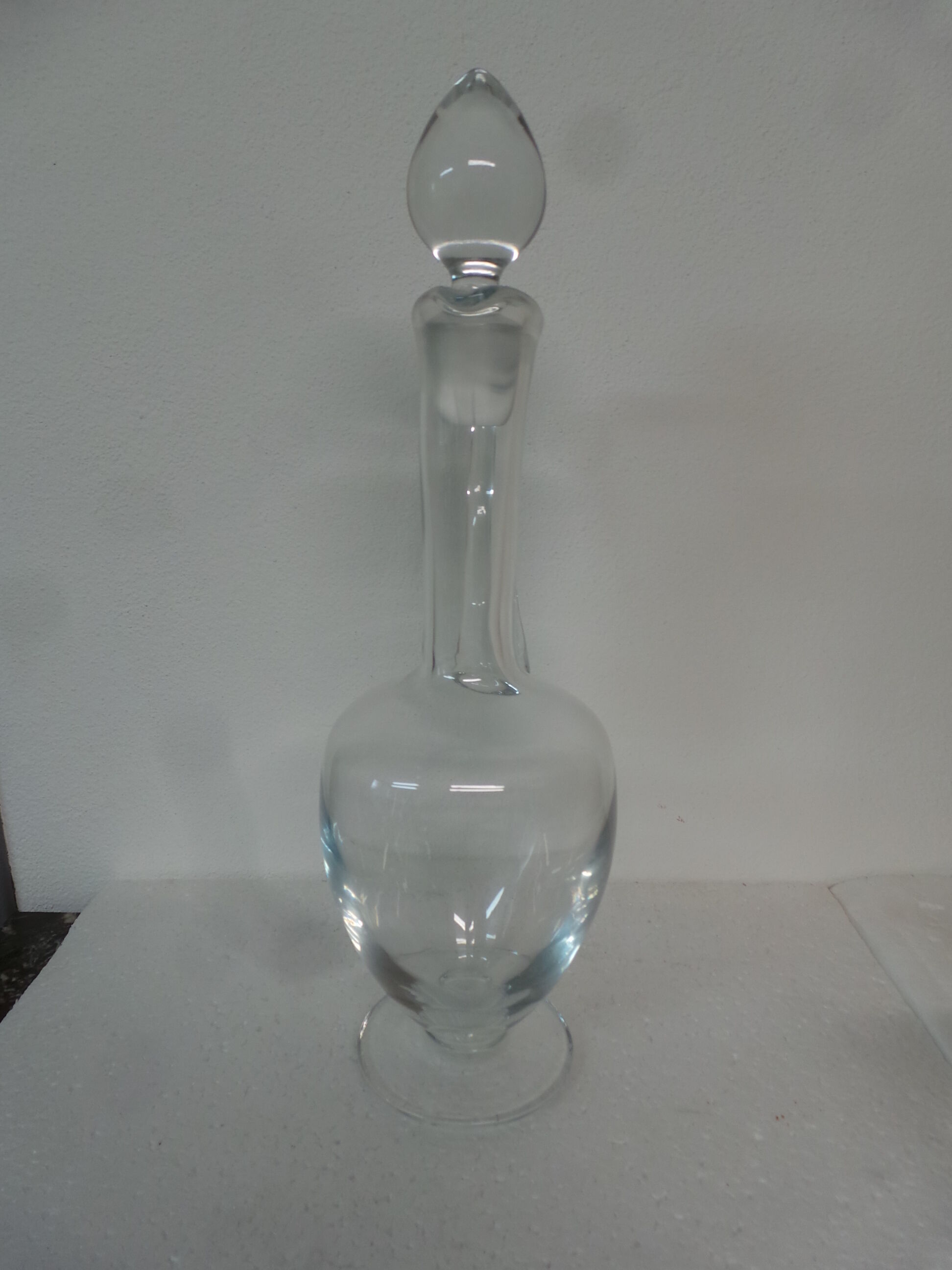 Glass sharp carafe
