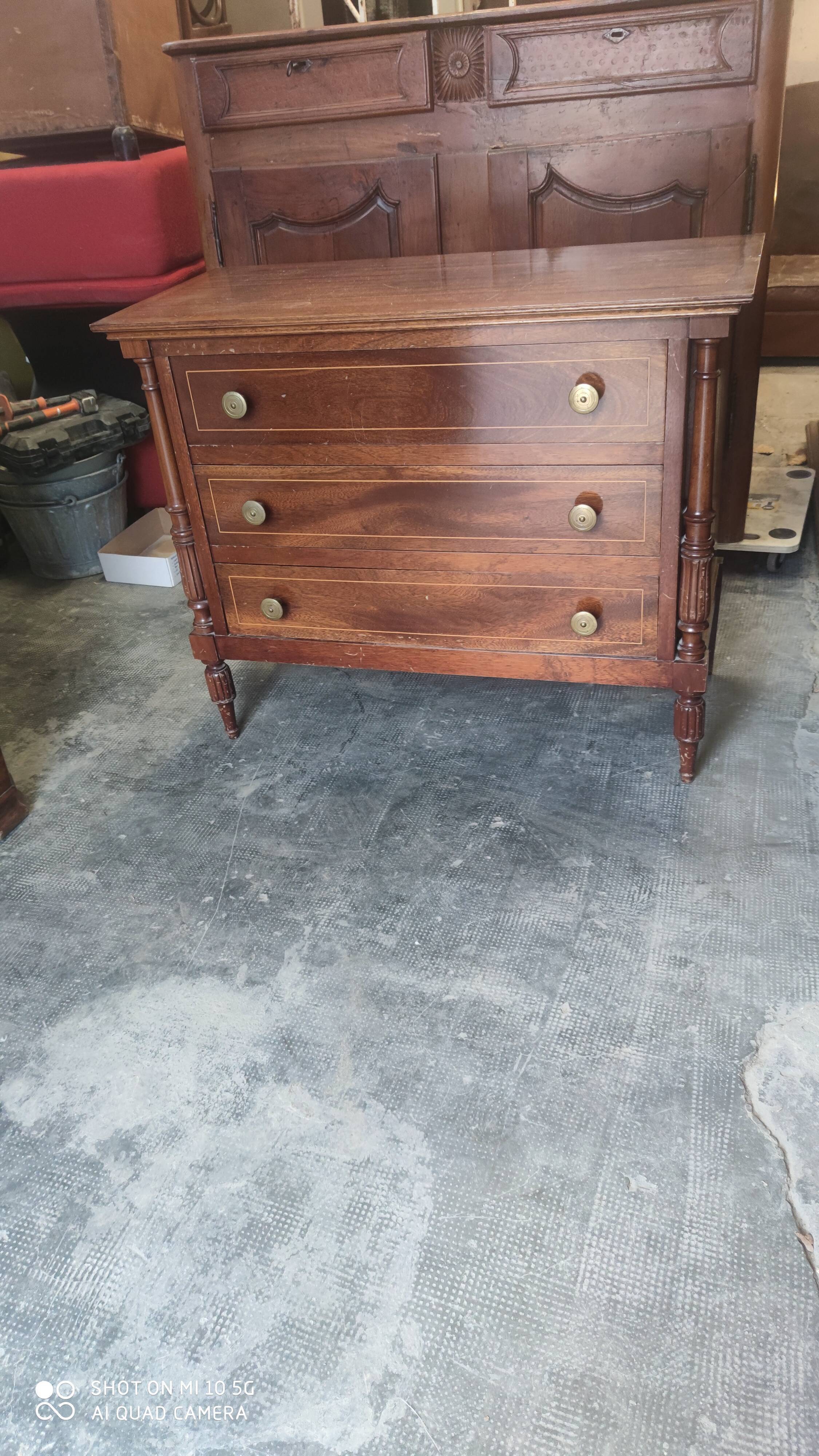 Mahogany chest of drawers with 3 drawers, circa 1940