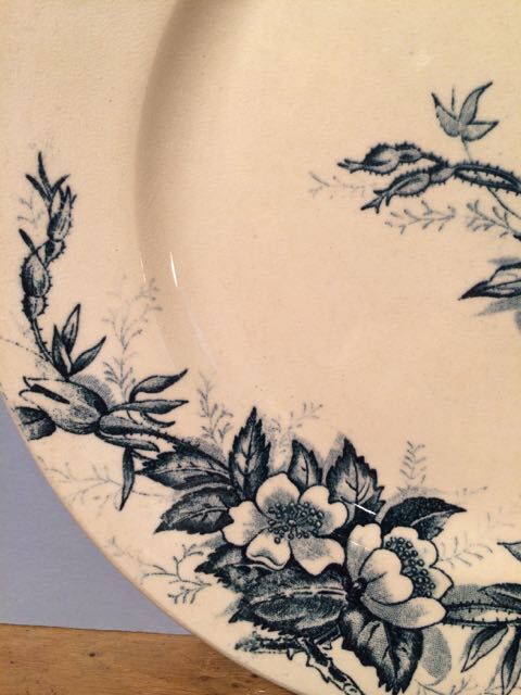 Suite of 12 land of iron plates