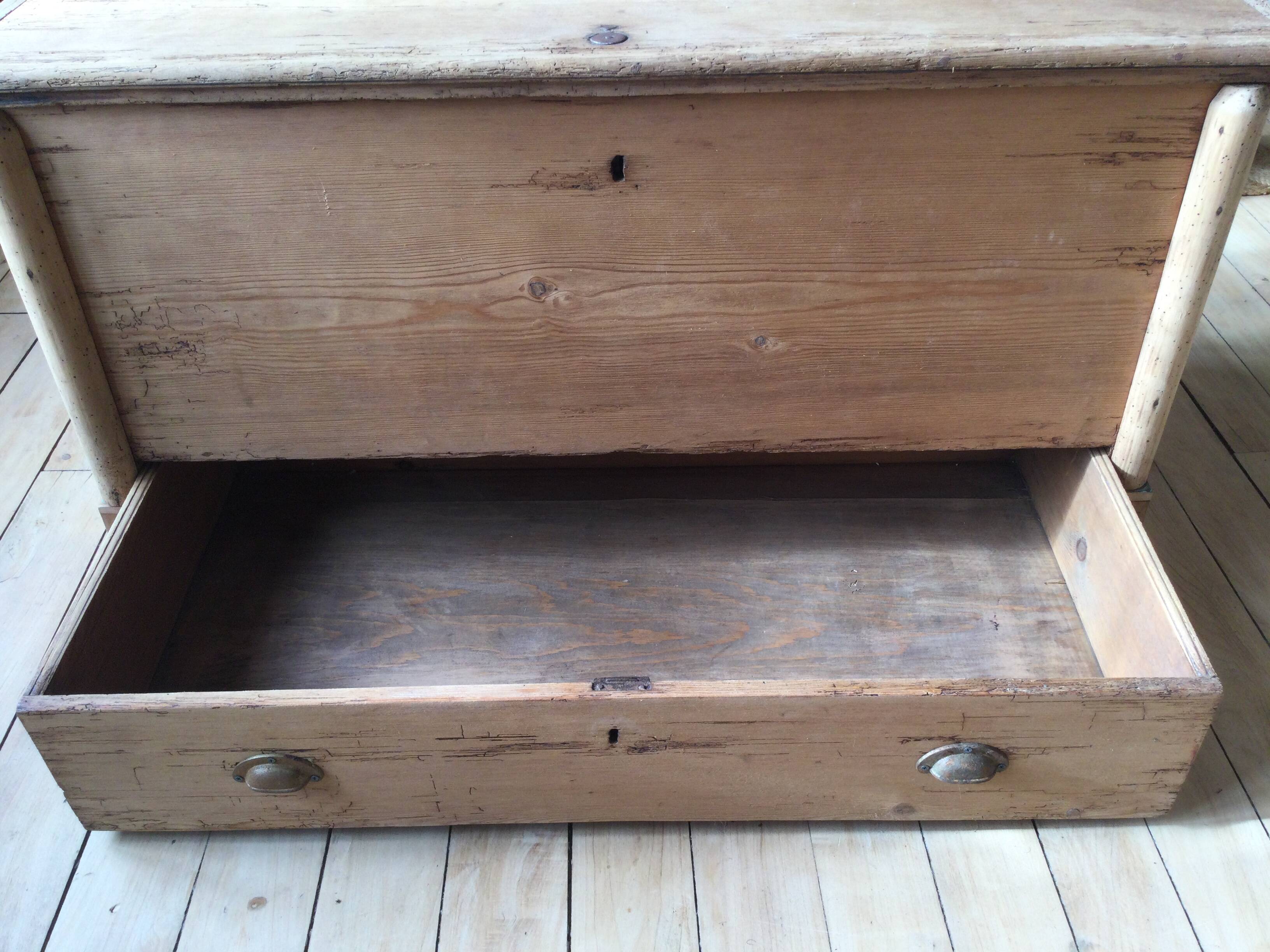 Large fir chest with drawer