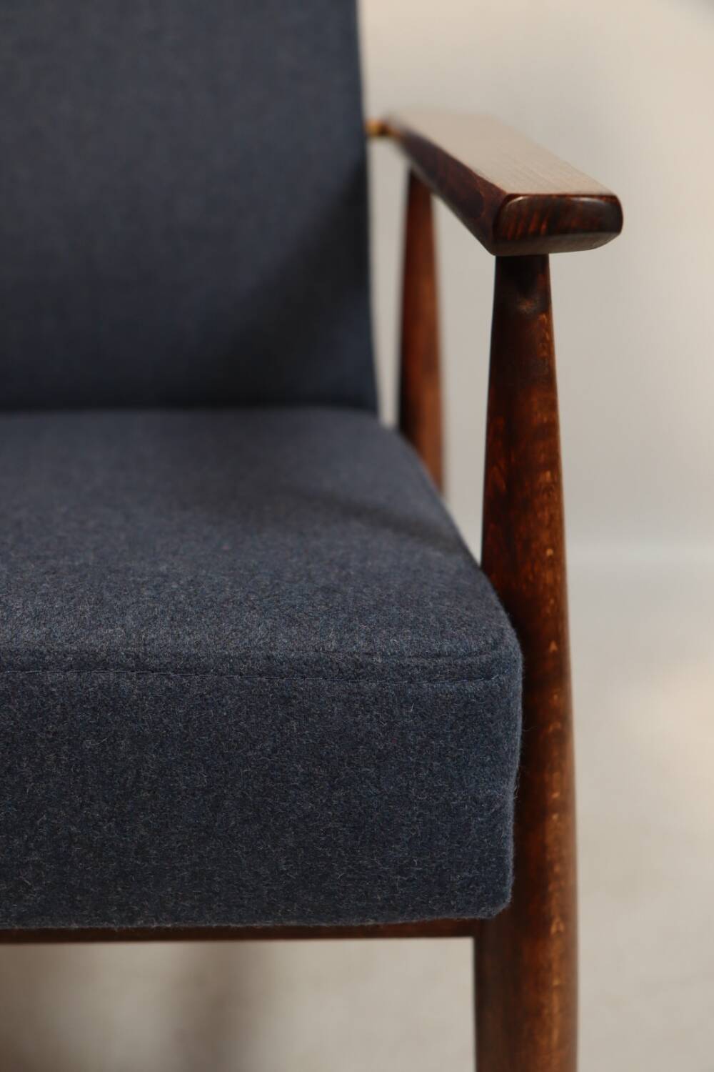 Vintage armchair natural wool blue marin modern design by H.Lis