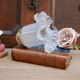 Abat-jour Art déco en verre moulé opaque avec fixation métallique d'origine