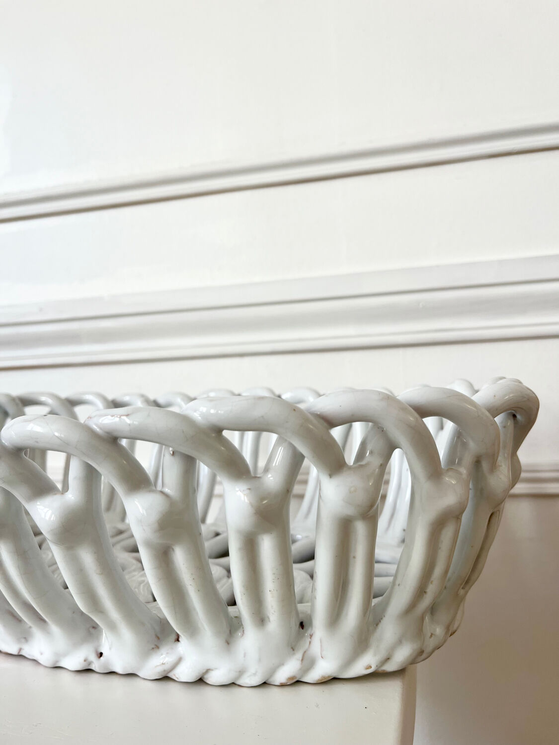 Woven ceramic fruit bowl