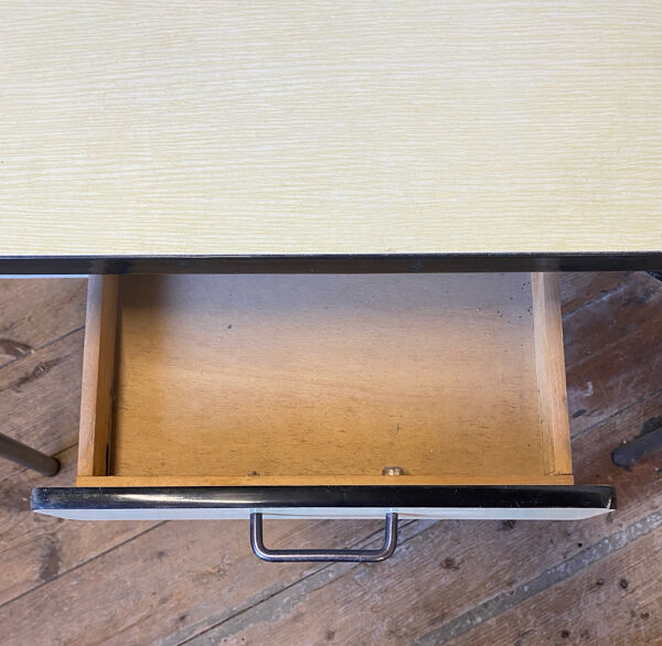 Table Formica jaune