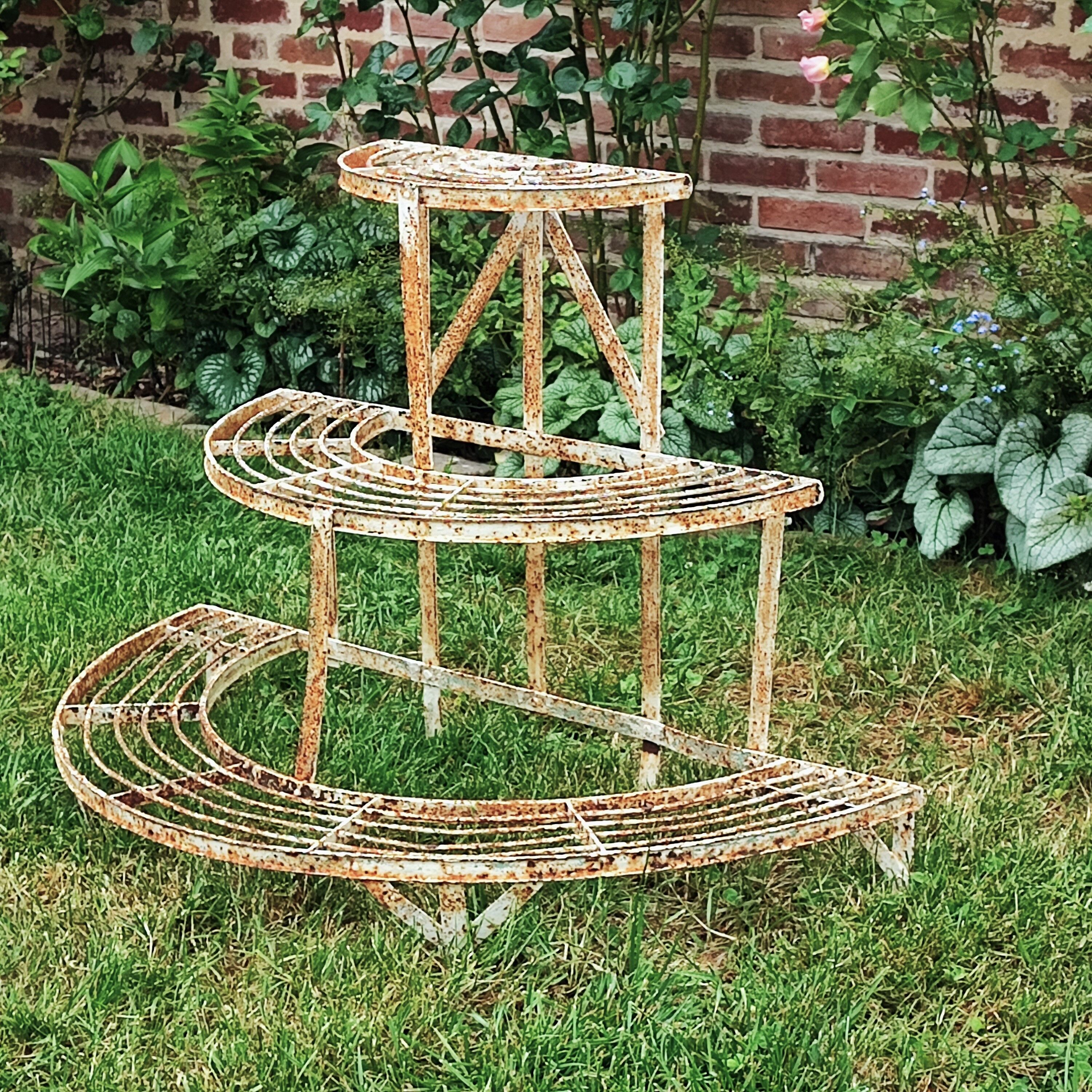 Half-moon florist plant holder