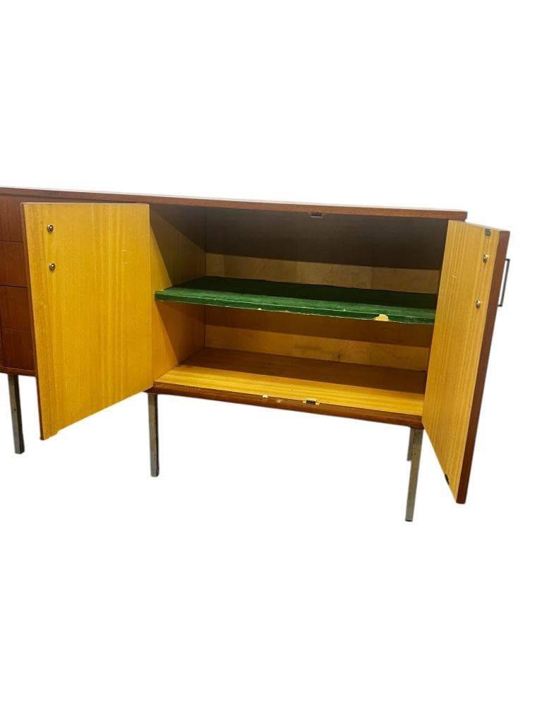 Buffet / armoire / buffet vintage XL en bois