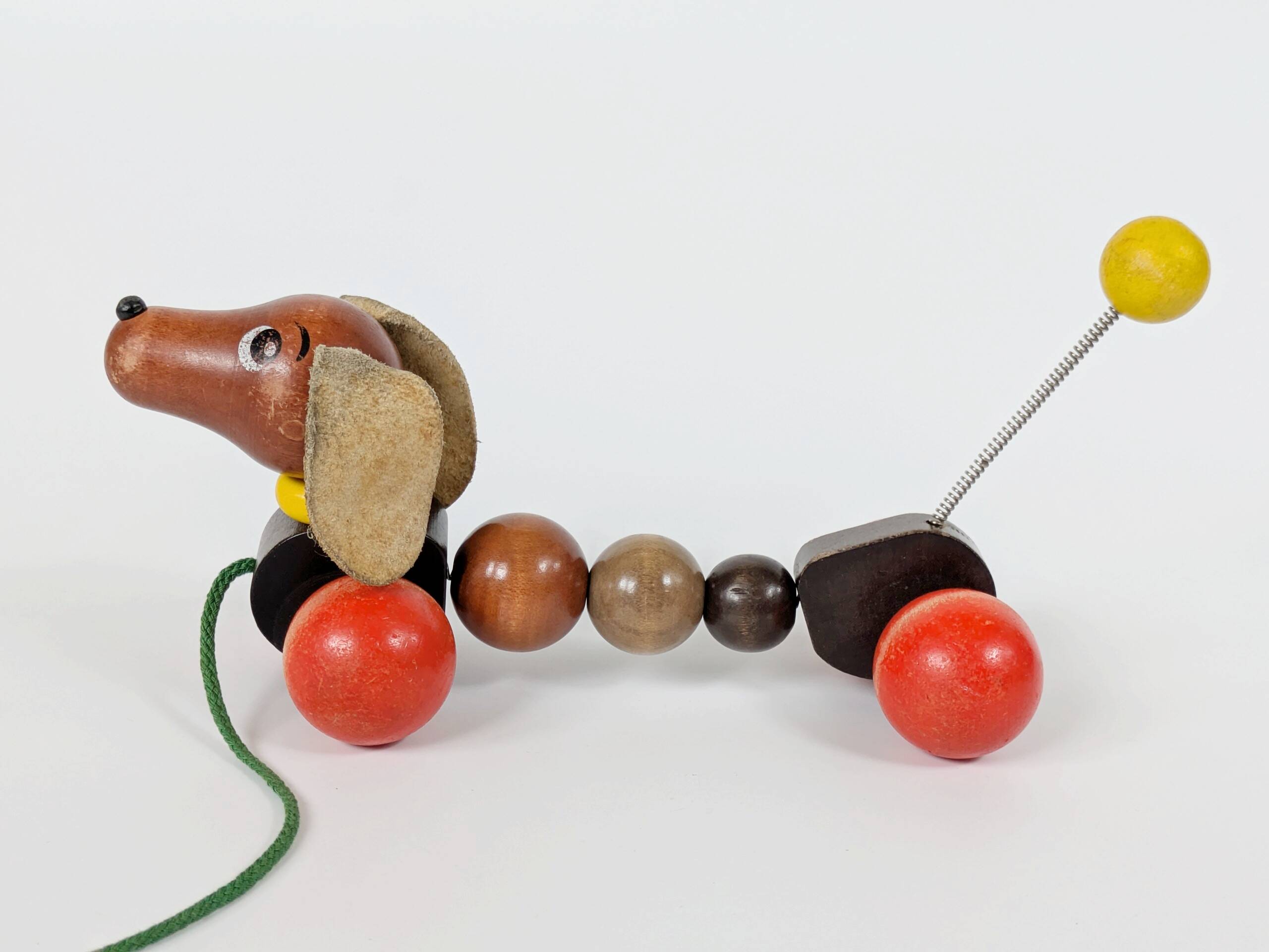 Vintage wooden pull-along dachshund toy | Lorenz, Germany