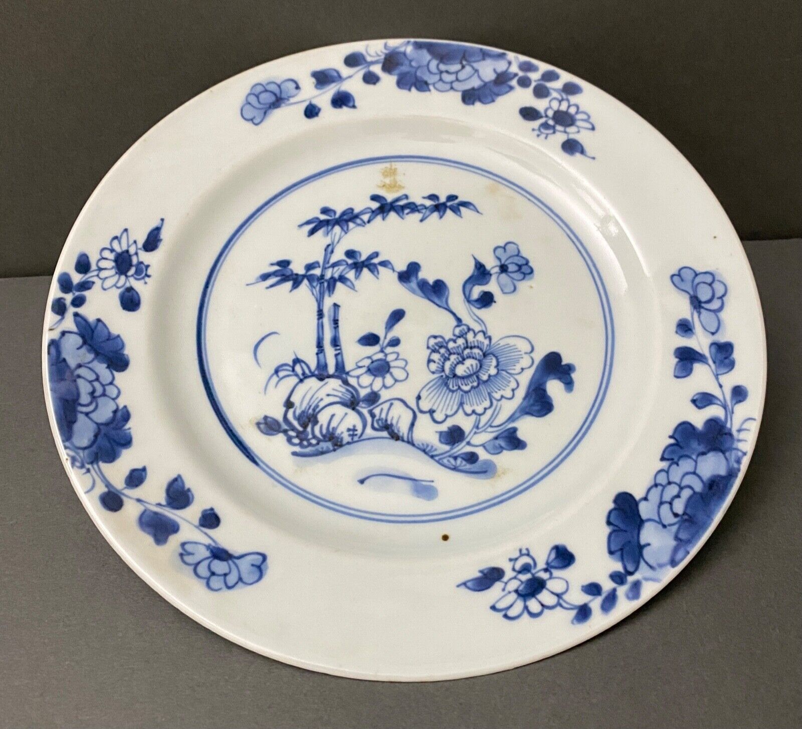 Flat plate in Chinese blue XVIII or XIX Blue and white décor