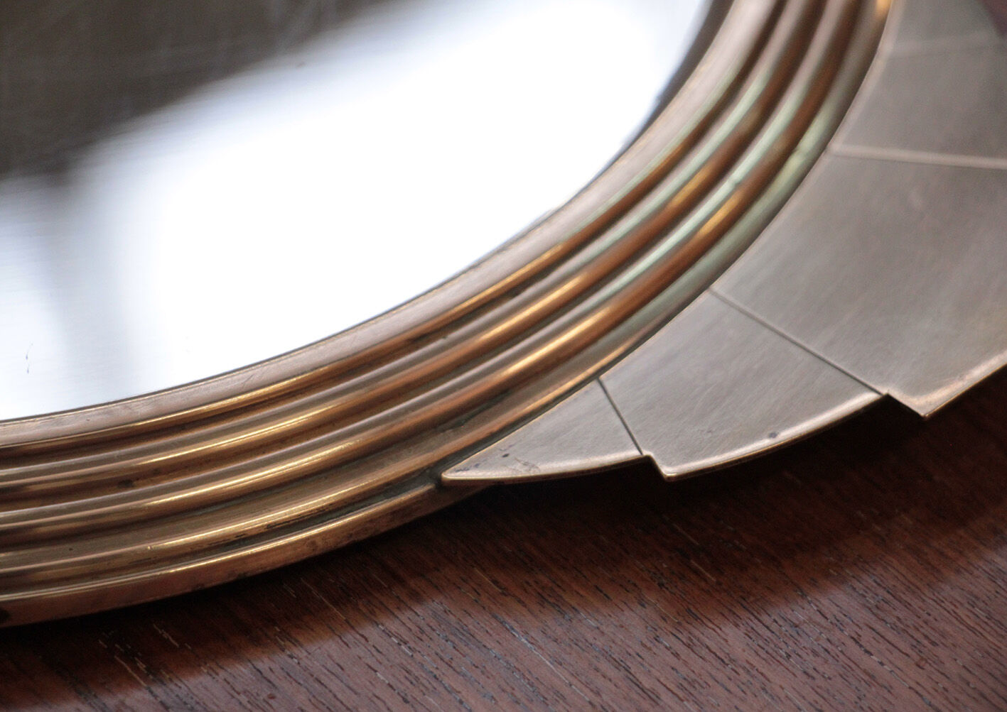 Round brass mirror 35x27cm