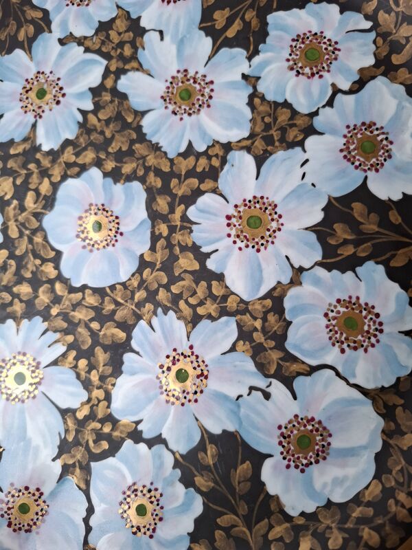 Plat en porcelaine de Limoges - signé G.Dumas - peint à la main