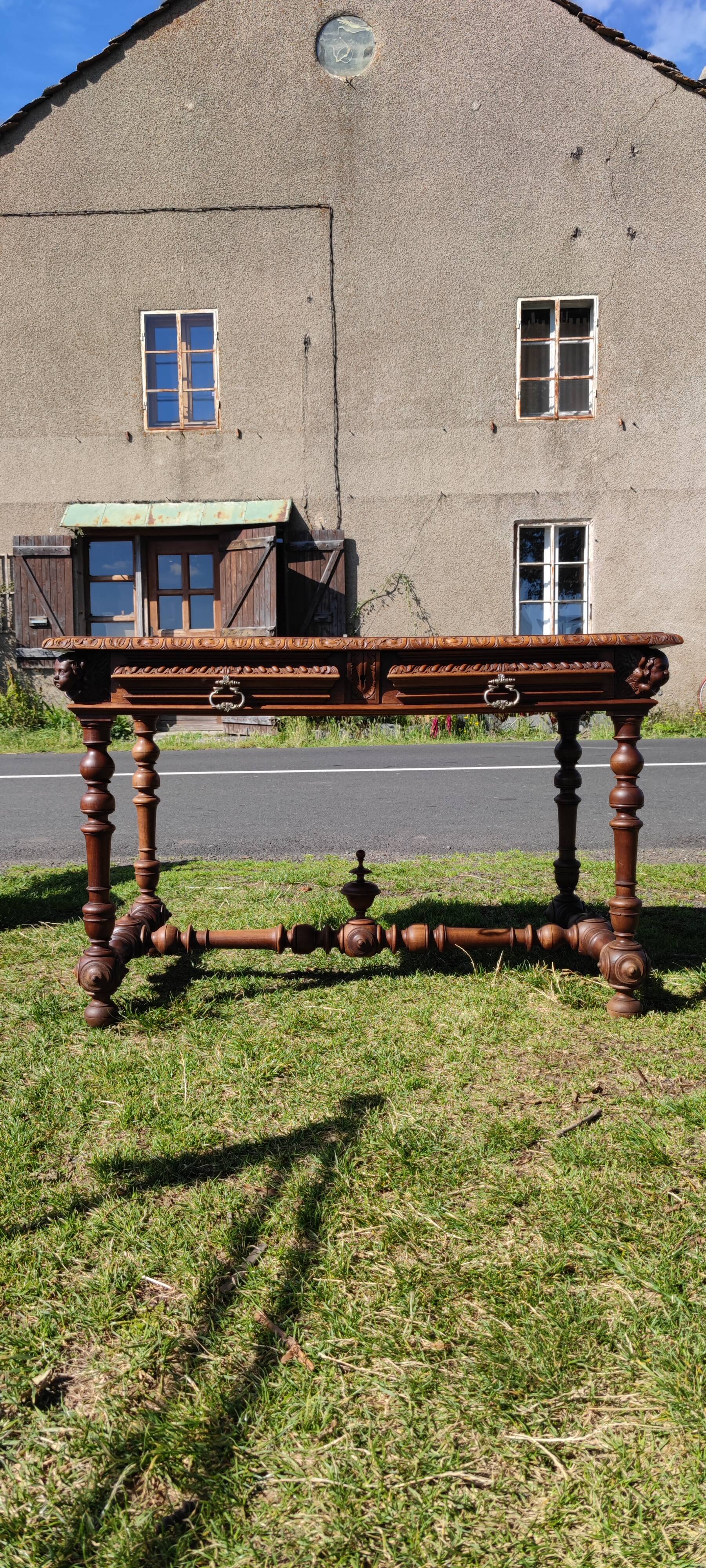 Renaissance office 1900