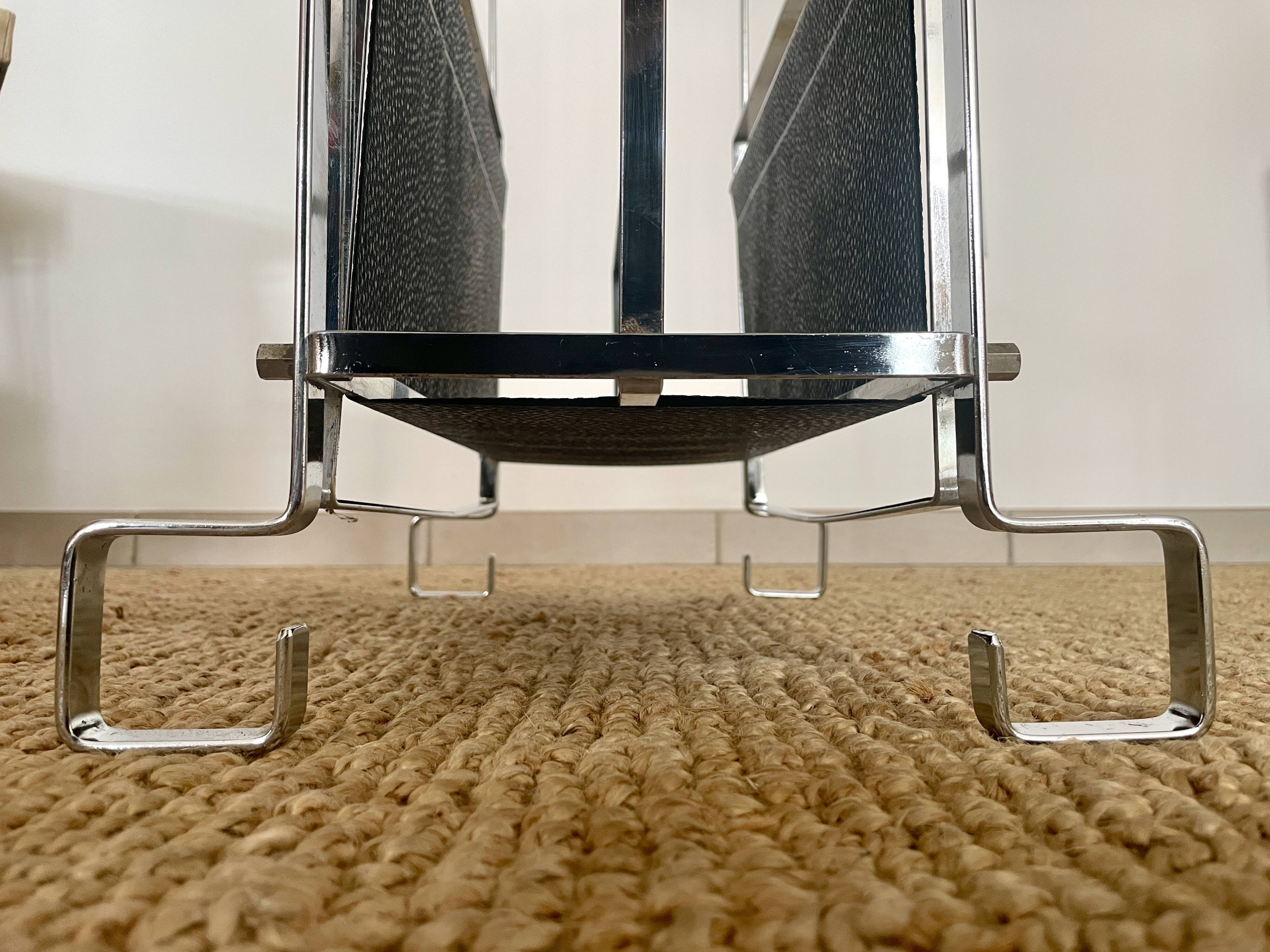 Side table - Bauhaus magazine rack