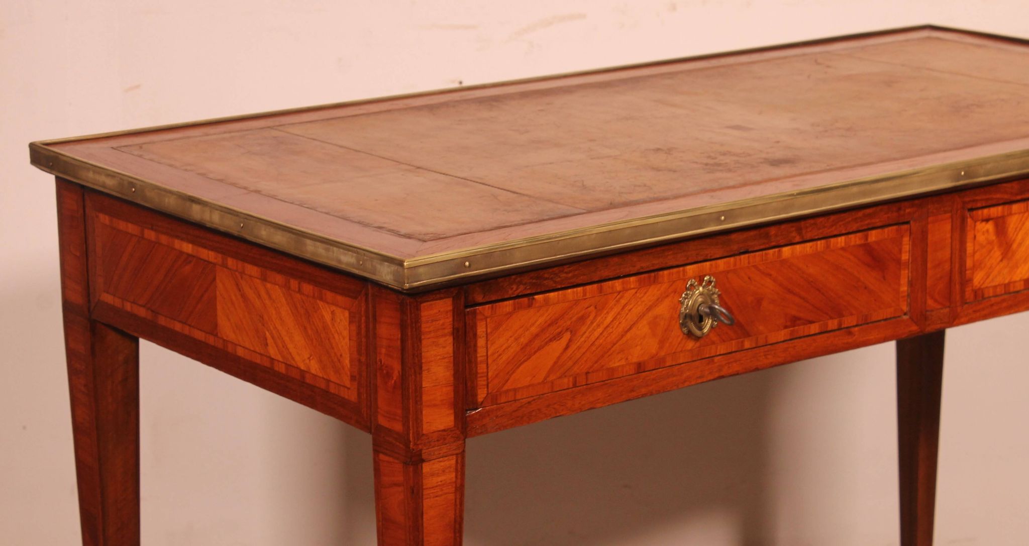 Louis XVI Period Marquetry Desk - 18th Century