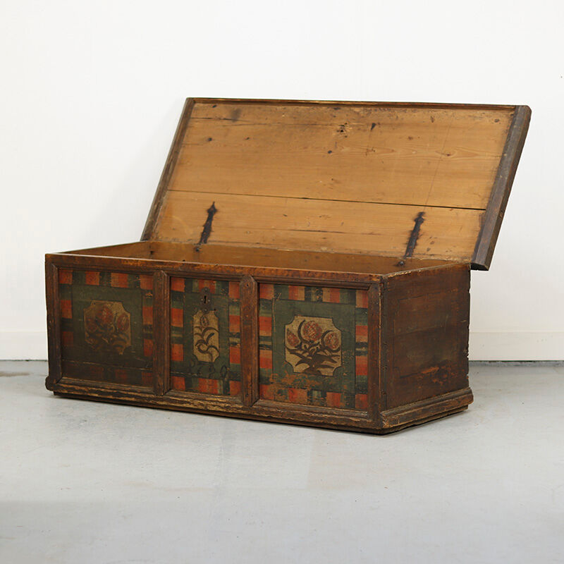 Antique Folk Art Painted bridal chest 1790