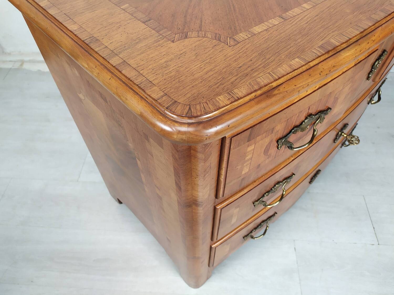 Commode de style marqueterie