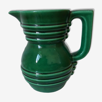 Pitcher priet circled