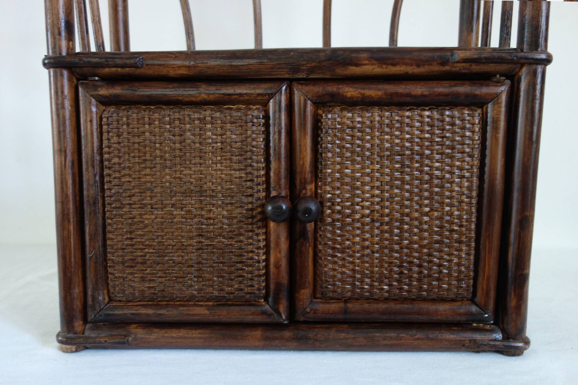 Petite étagère en rotin vintage