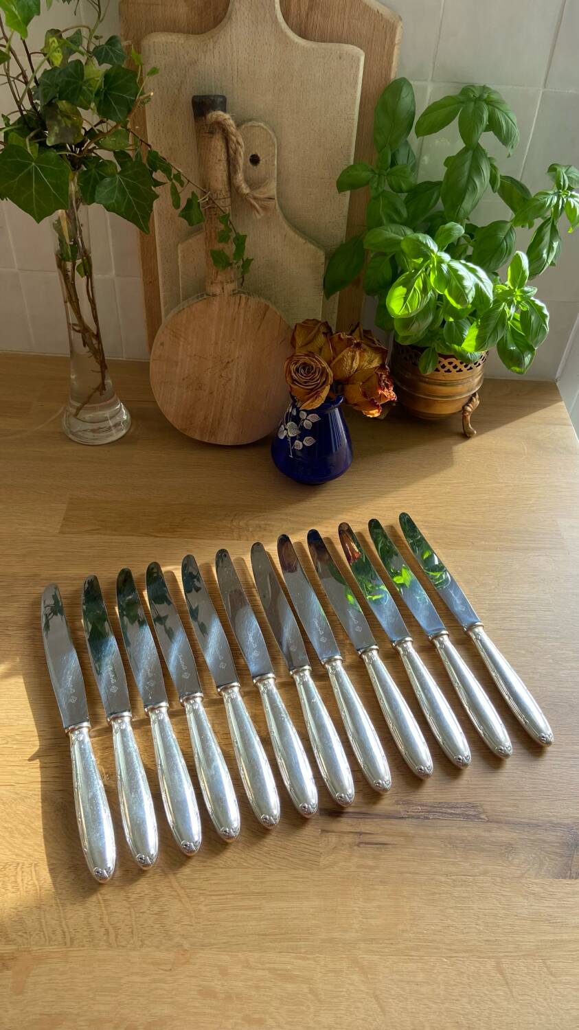 12 large Christofle Ribbons silver metal knives