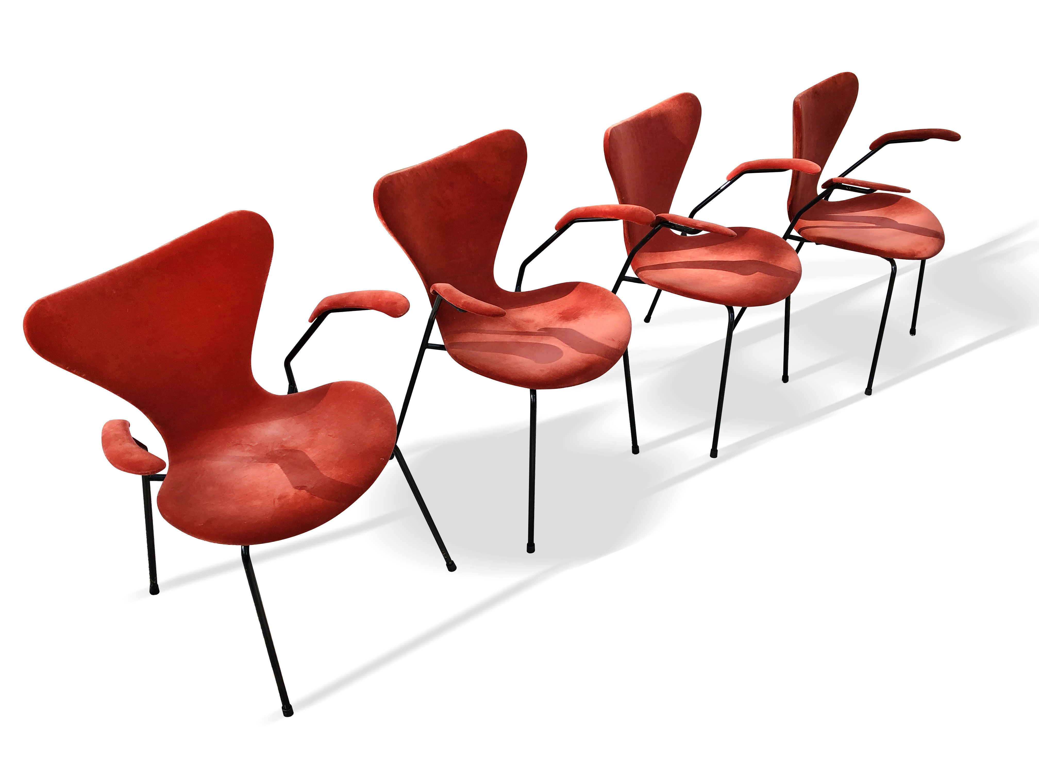 4 chaises serie 7 Arne Jacobsen pour Frtiz Hansen