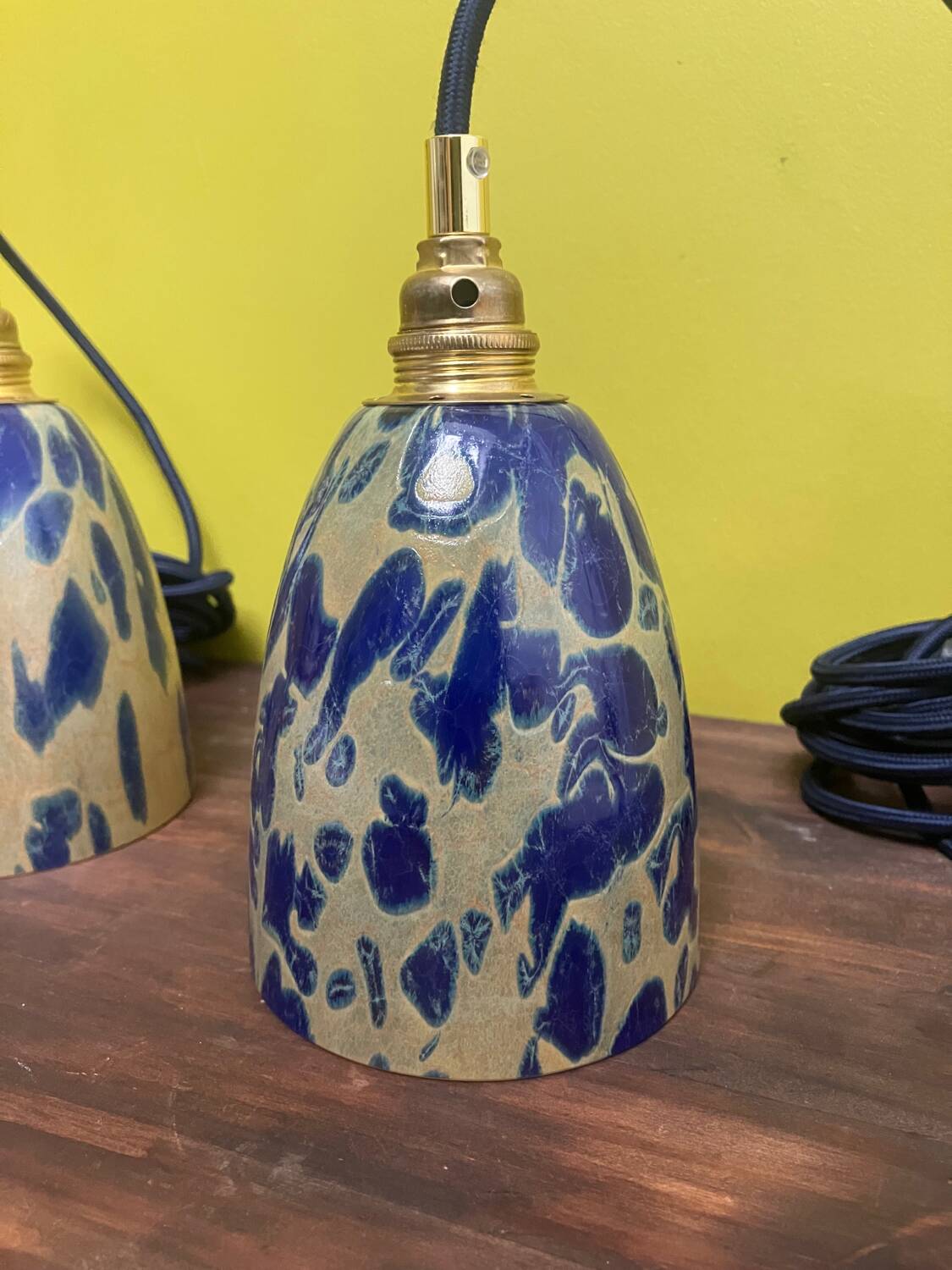 Paire de lampes baladeuses globe pate de verre vintage
