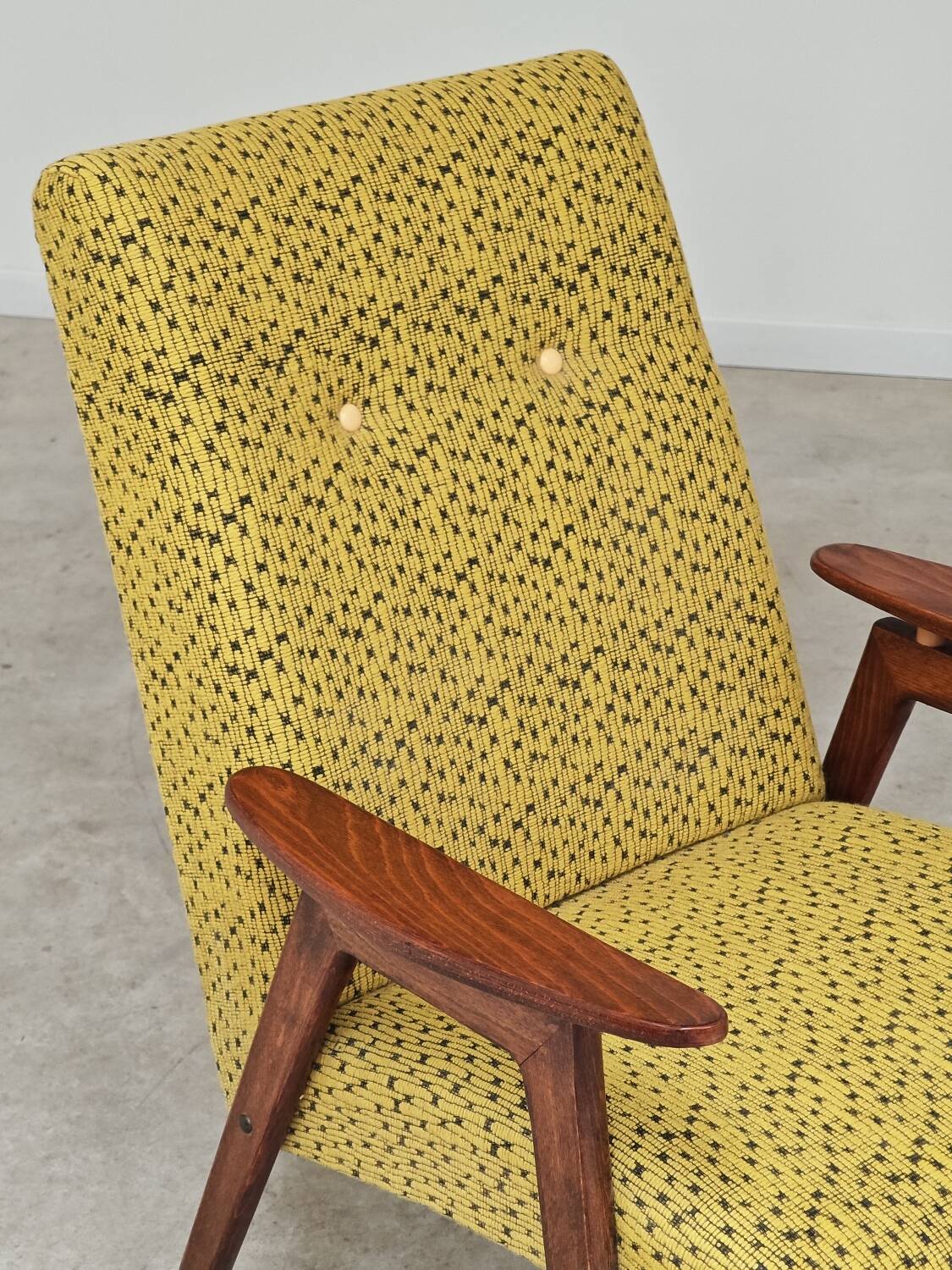 Pair of Yellow armchairs by Jaroslav Smidek for Ton (Thonet) Expo 58
