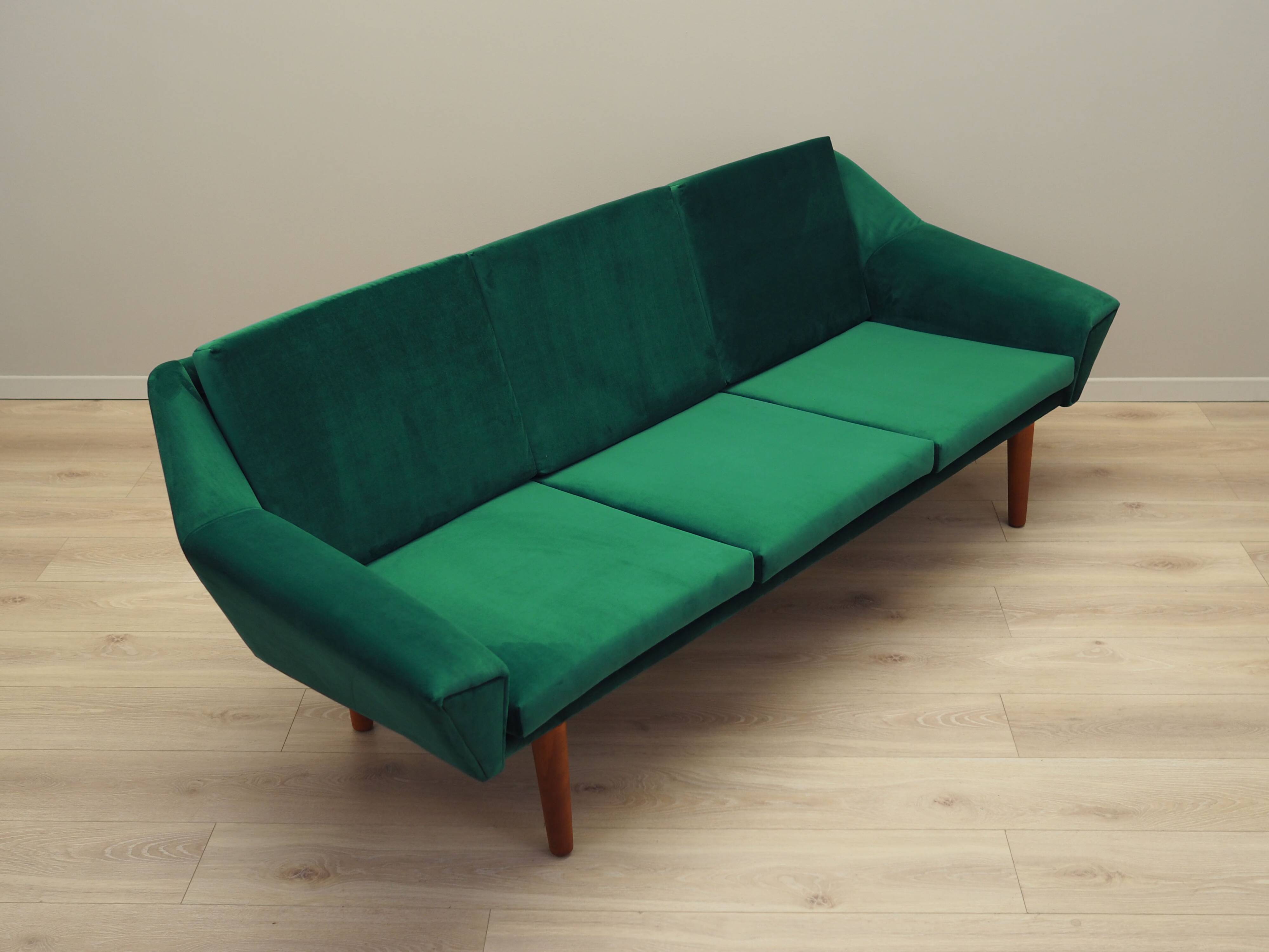 Green velvet sofa, Danish design, 1980s, production: Denmark