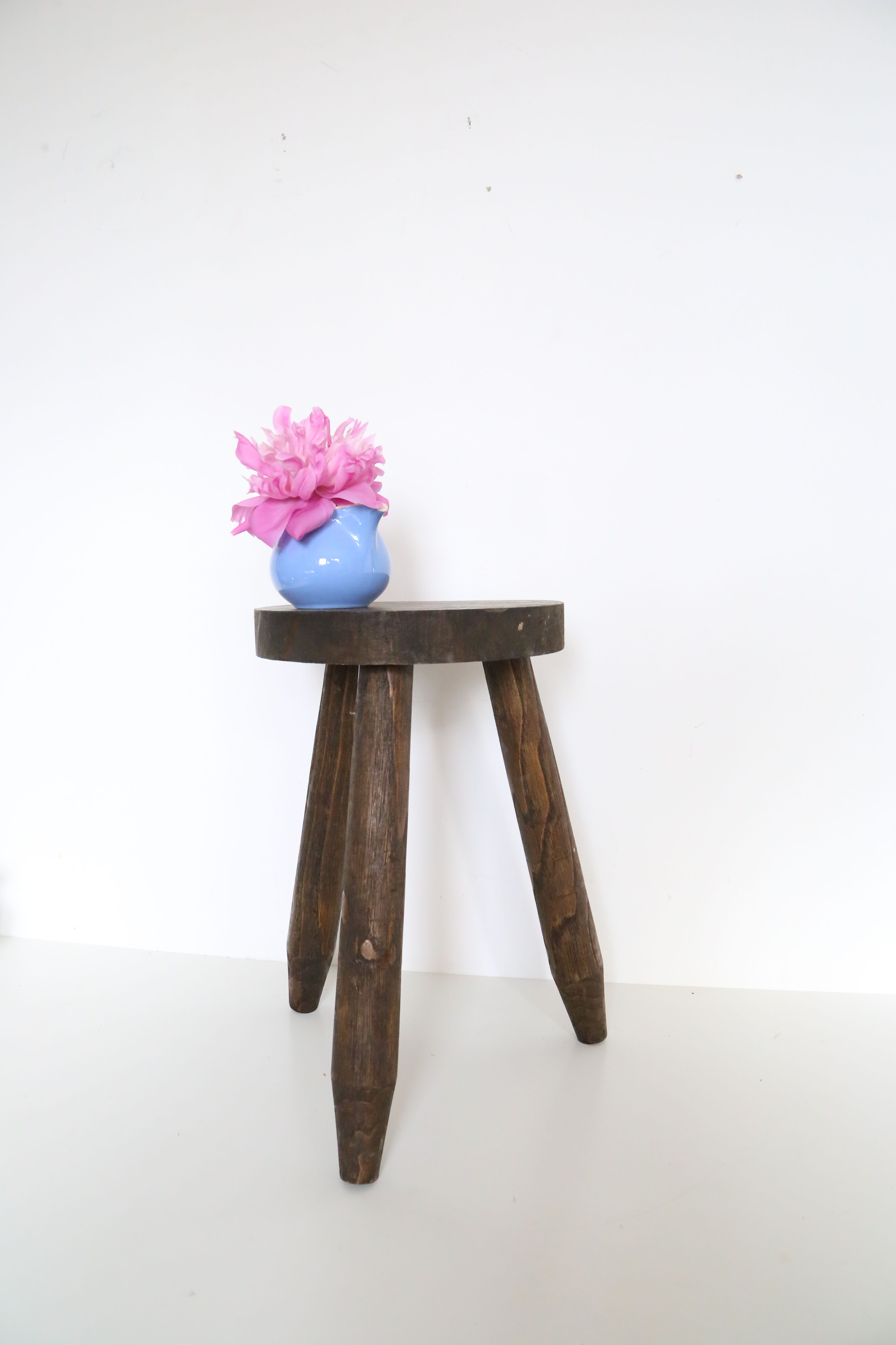 Farm tripod stool, rustic, vintage